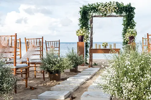 Read more about the article Tips for a Seaside Wedding Adventure